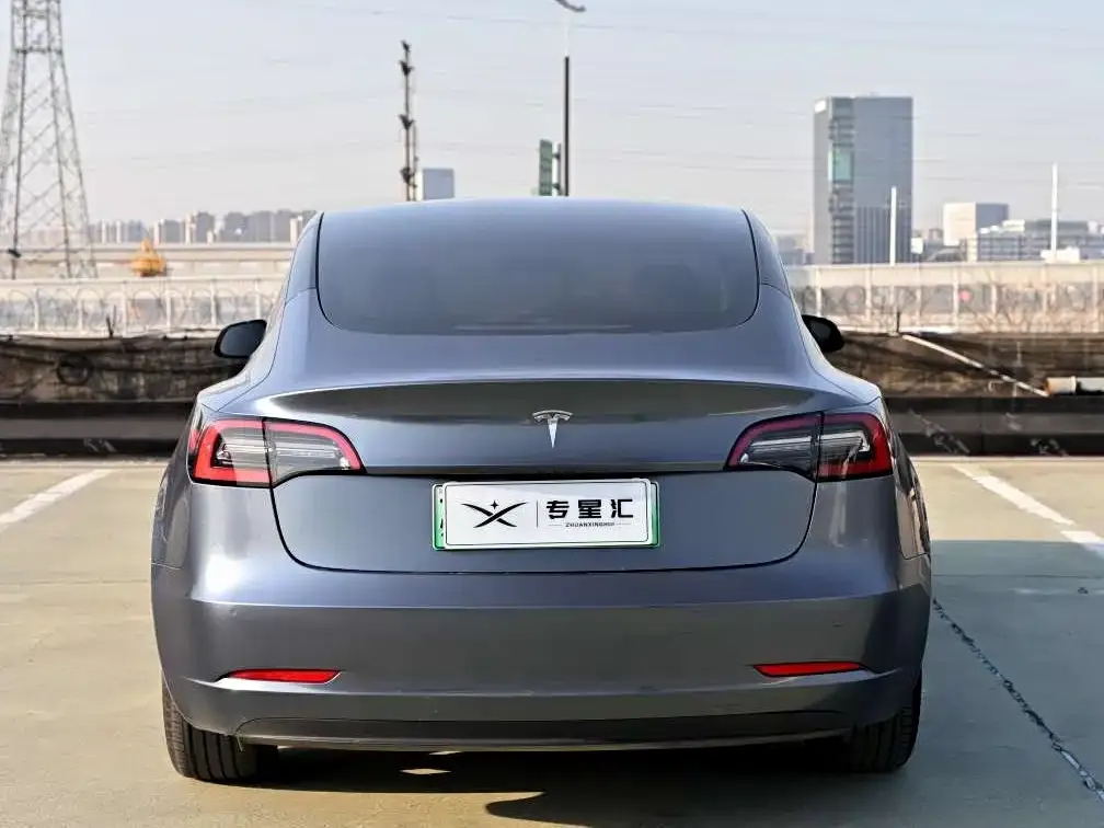 Tesla Model 3 — фото 7