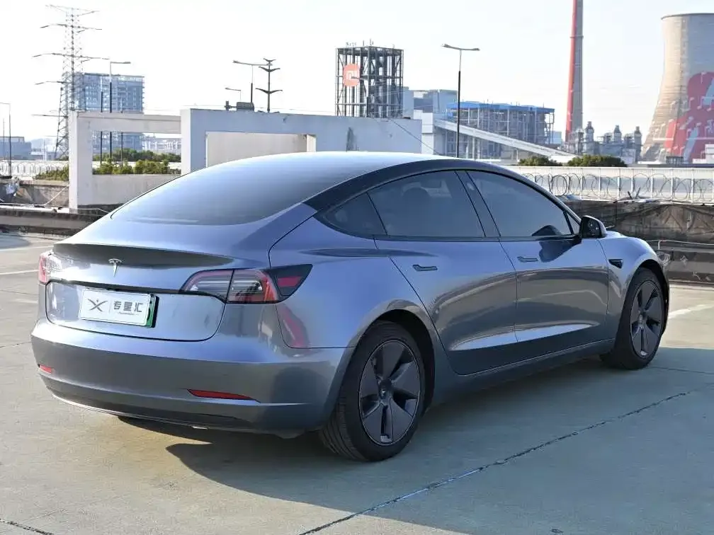 Tesla Model 3 — фото 5