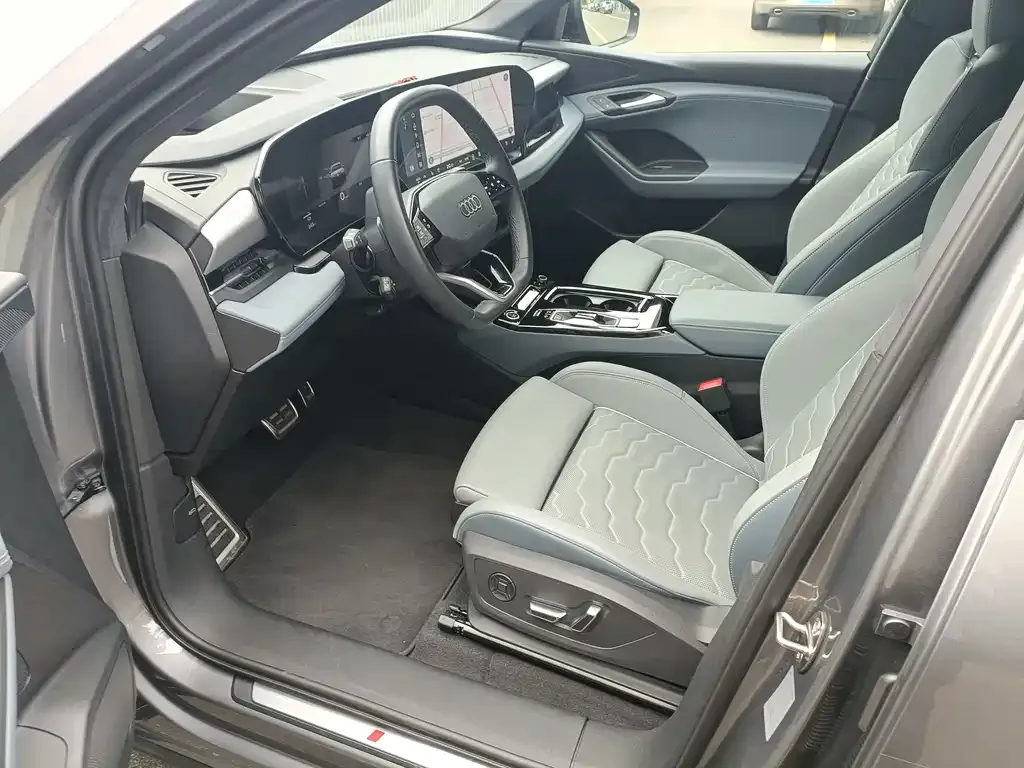 Audi Q6L e-tron — фото 8