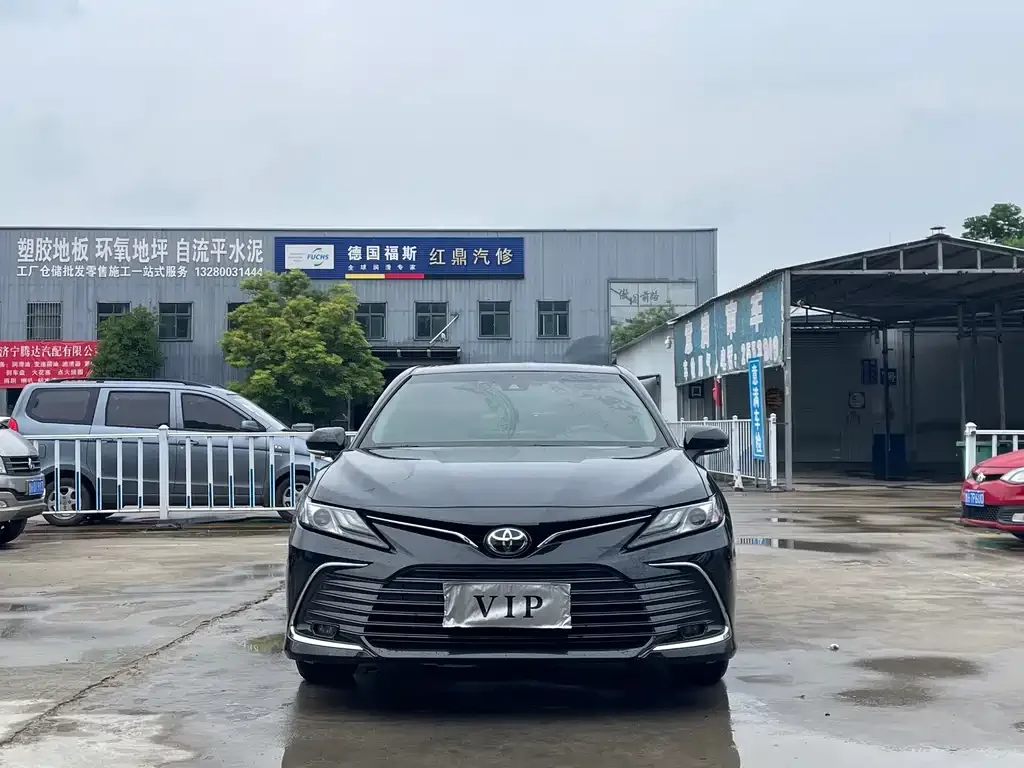 Toyota Camry — фото 3