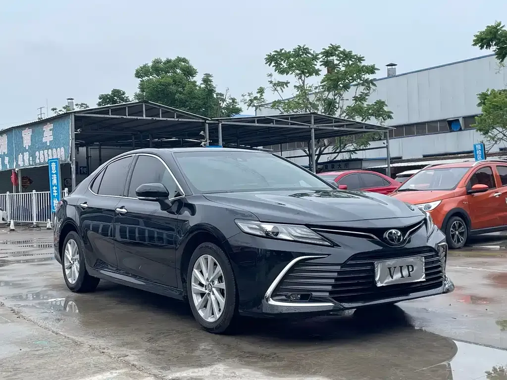 Toyota Camry — фото 5