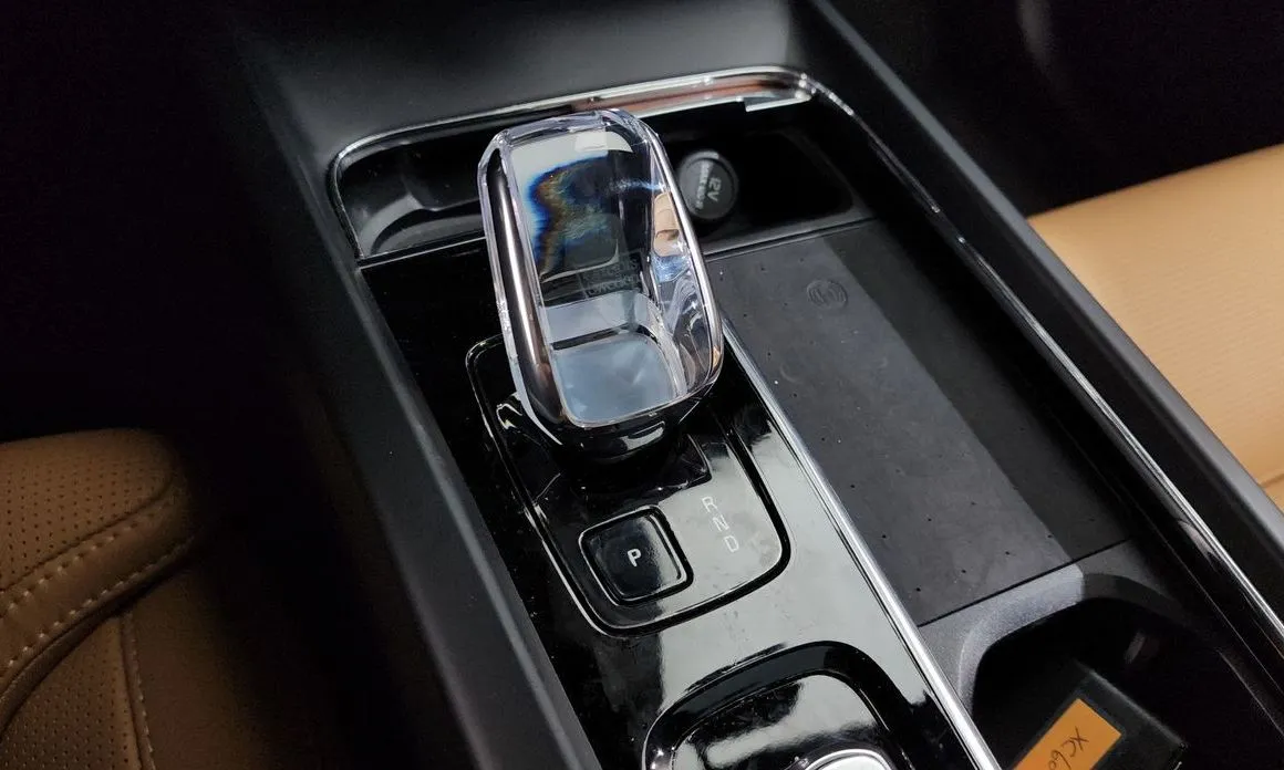Volvo XC60 2025 из KR, фото 3