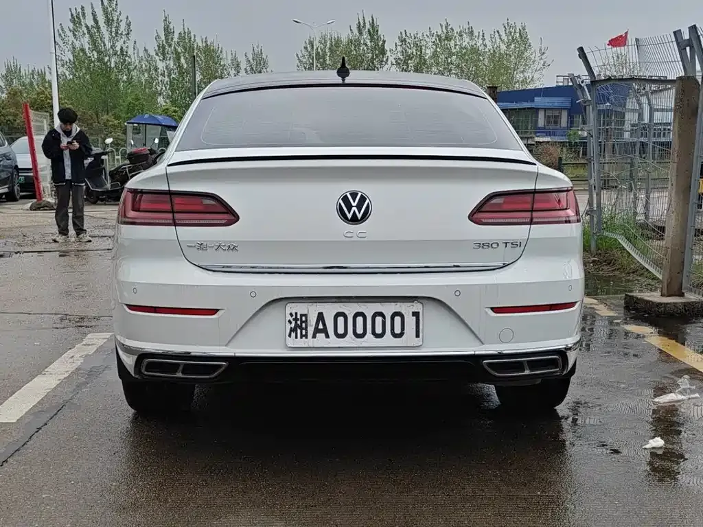 Volkswagen CC — фото 9