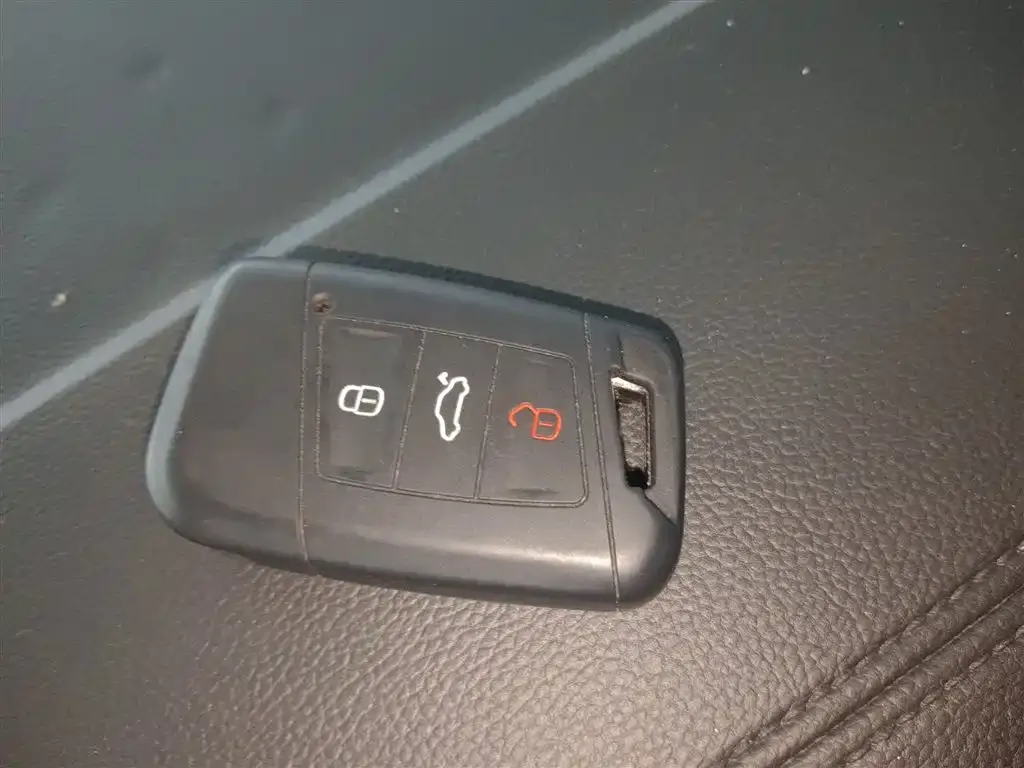 Volkswagen Passat — фото 8