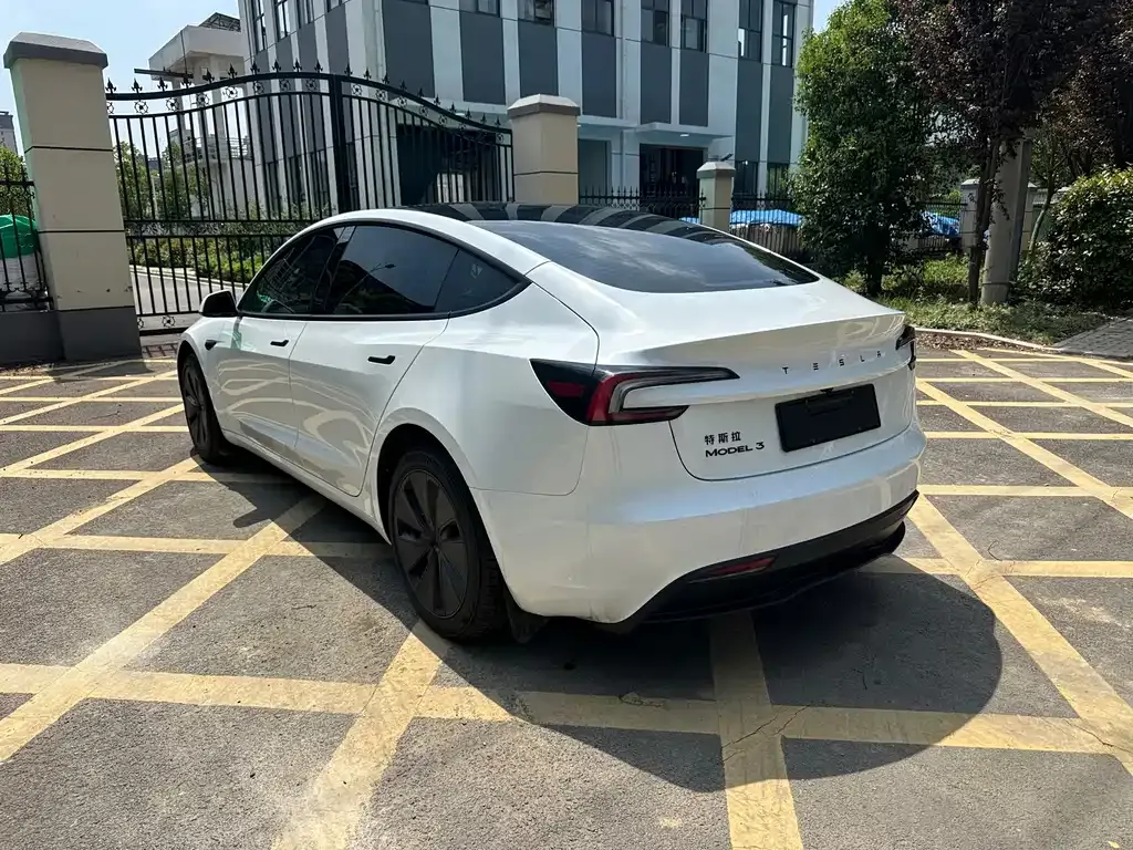 Tesla Model 3 — фото 6