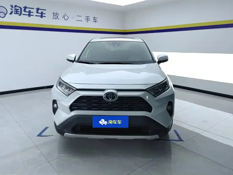 Toyota RAV4 — фото 3