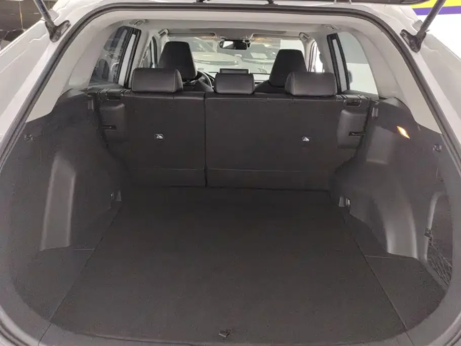 Toyota RAV4 — фото 7