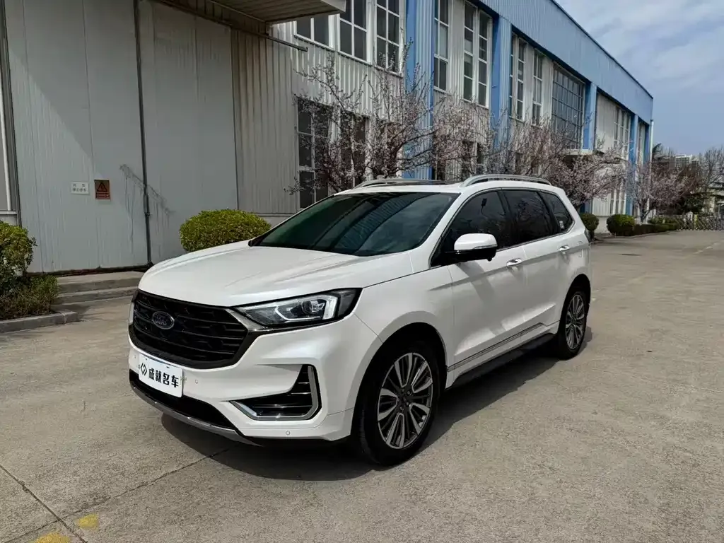 Ford Edge — фото 1