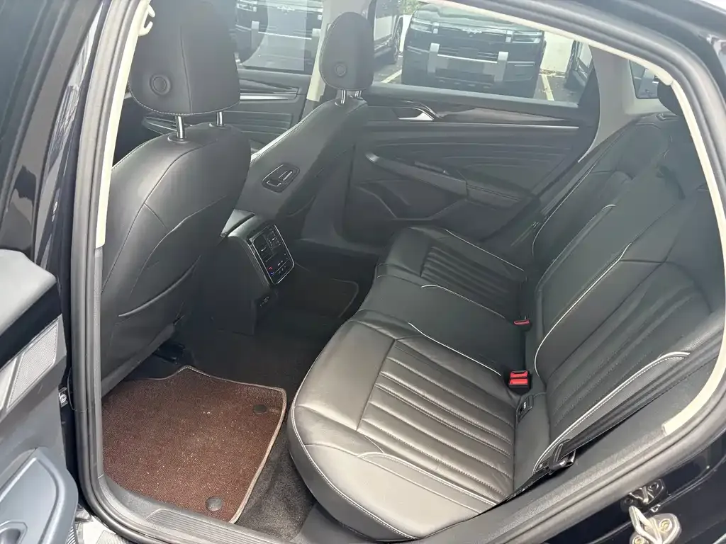 Volkswagen Passat — фото 10