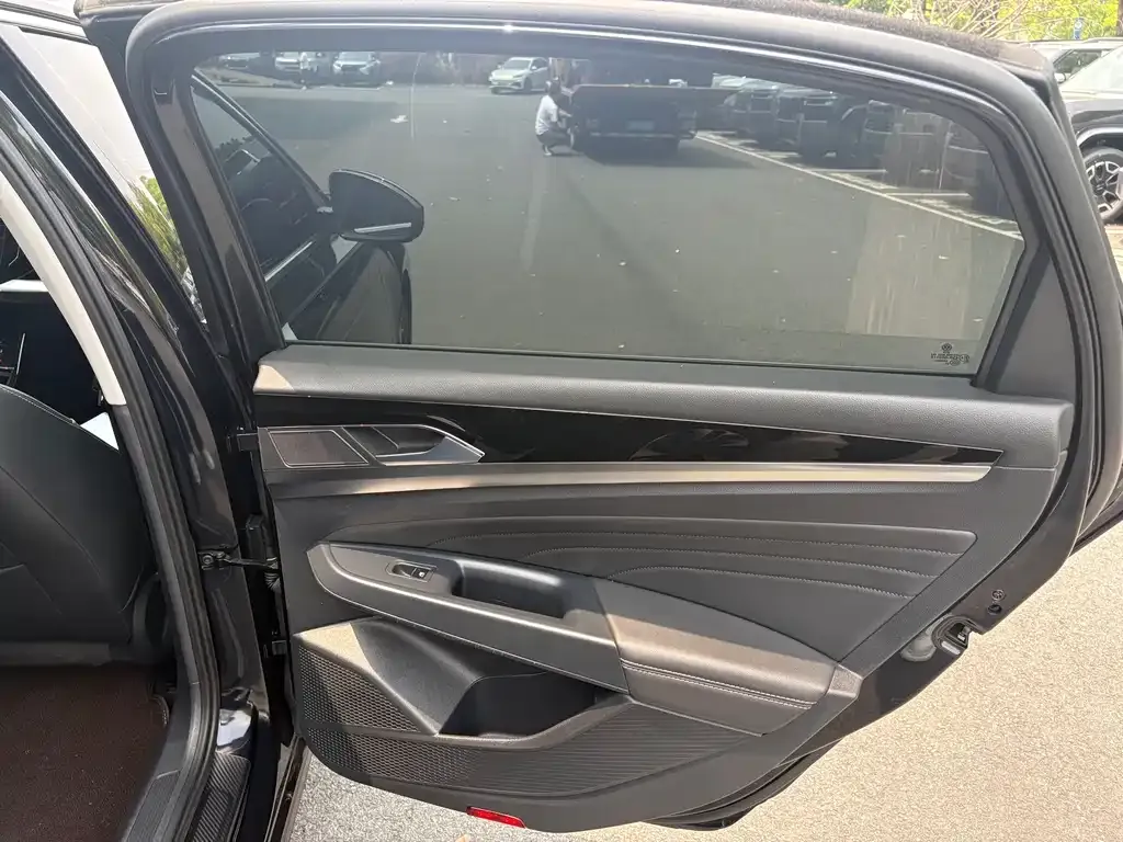 Volkswagen Passat — фото 9