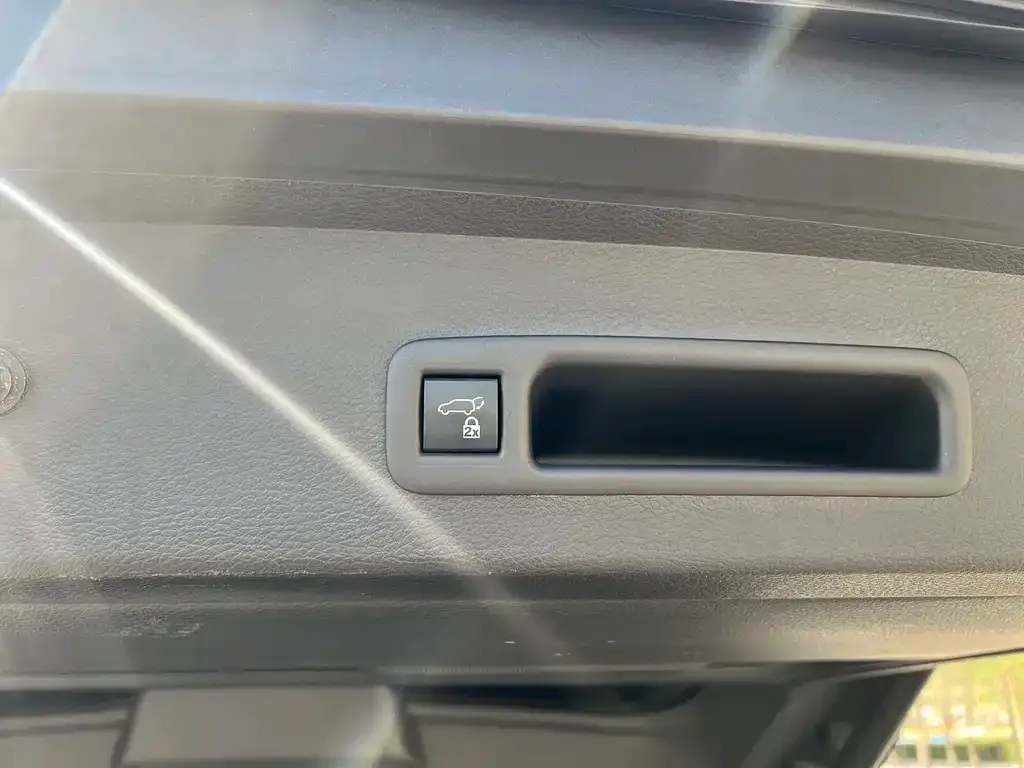 Toyota Sienna — фото 2