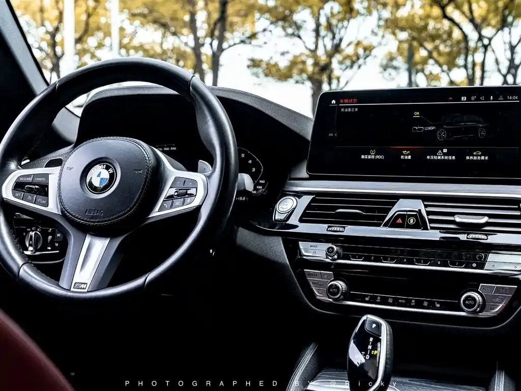 BMW 5 Series — фото 7