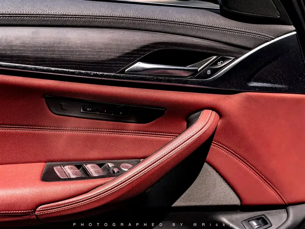 BMW 5 Series — фото 10