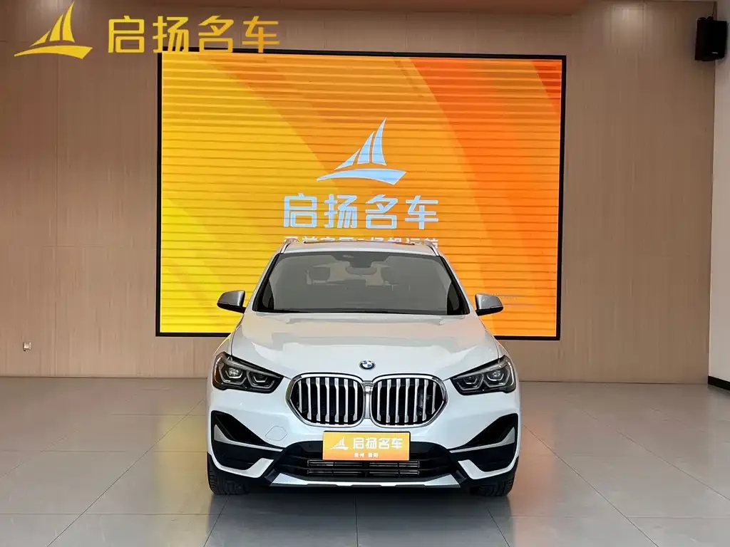 BMW X1 — фото 1