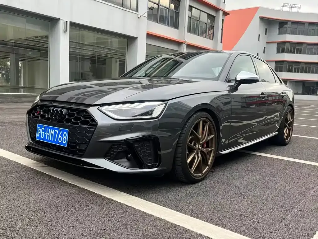 Audi S4 — фото 1