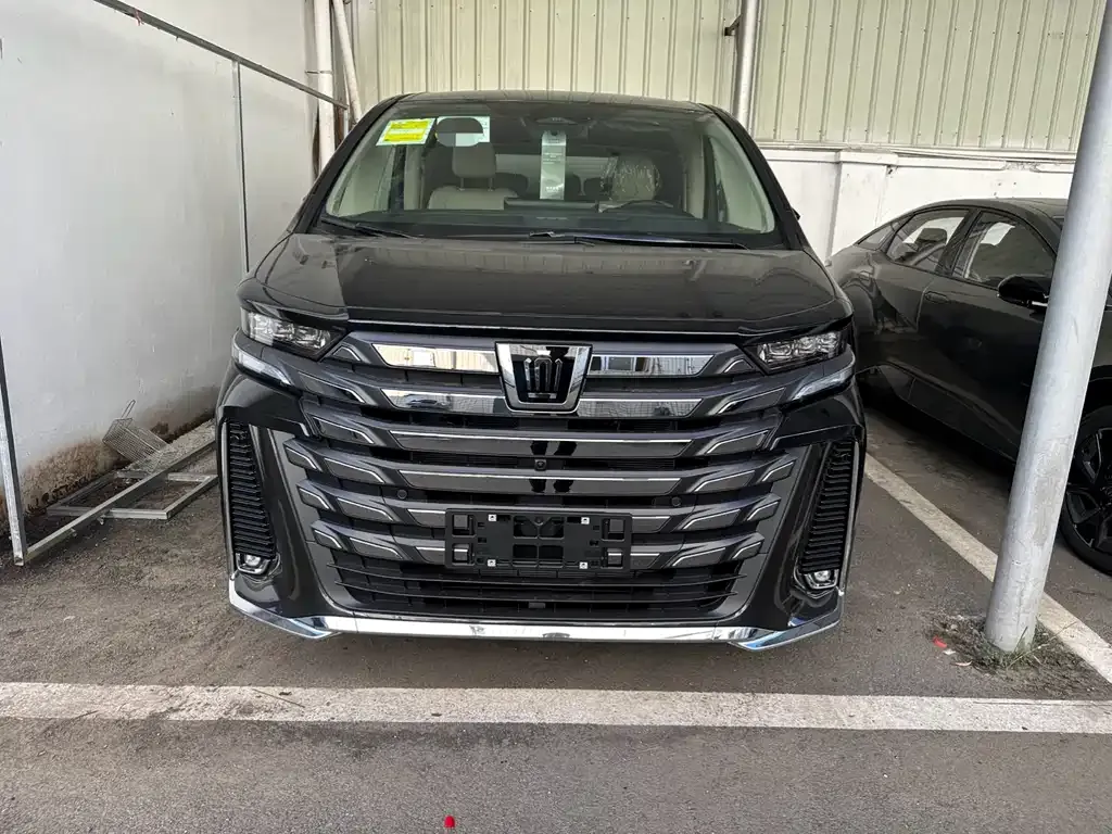 Toyota Vellfire — фото 4