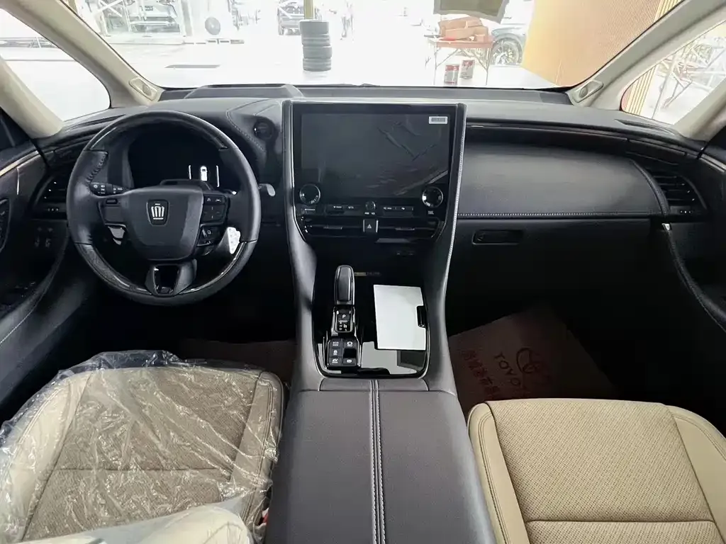 Toyota Vellfire — фото 5