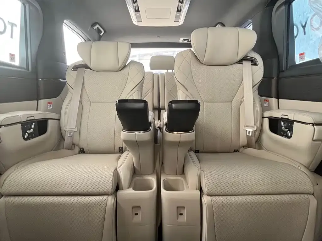 Toyota Vellfire — фото 3