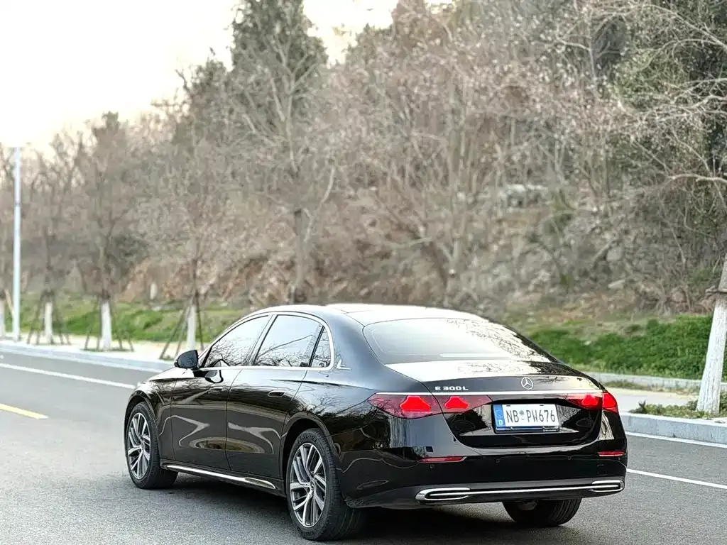 Mercedes-Benz E-Class — фото 8