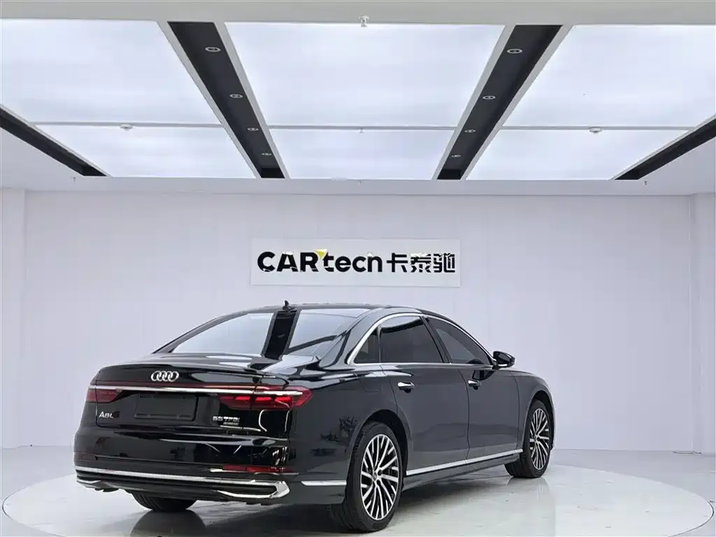 Audi A8 — фото 8