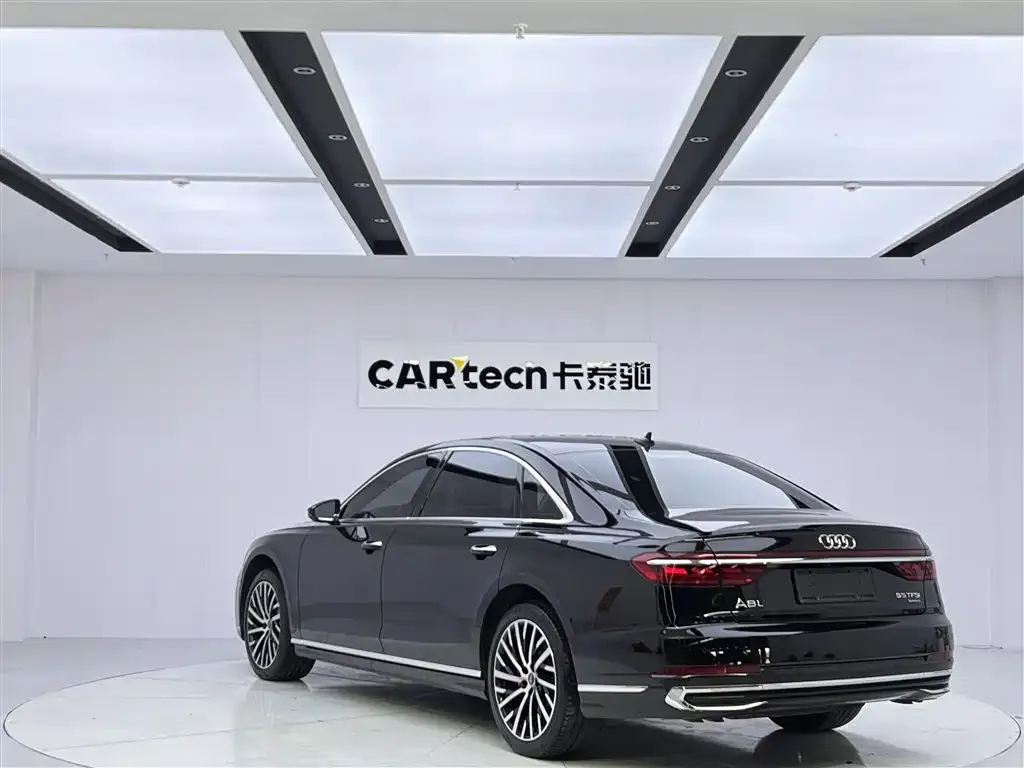 Audi A8 — фото 3