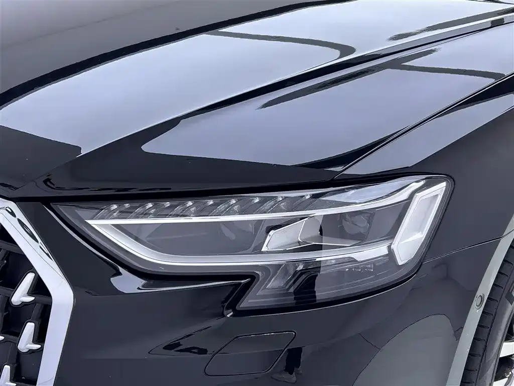 Audi A8 — фото 6
