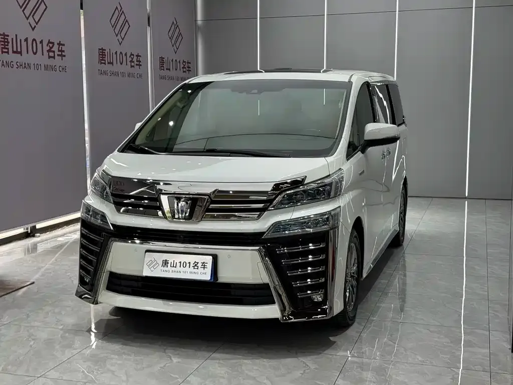 Toyota Vellfire — фото 1
