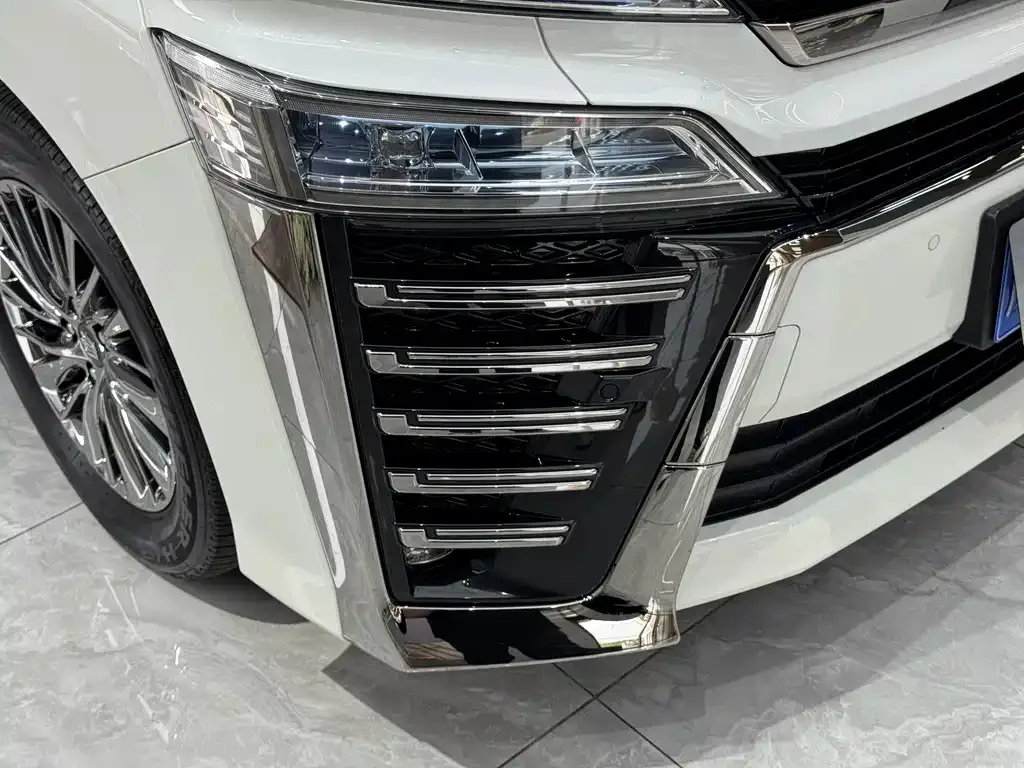 Toyota Vellfire — фото 5