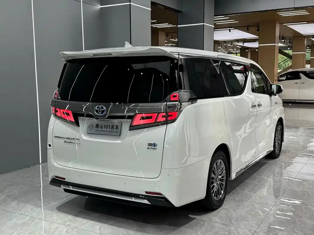Toyota Vellfire — фото 9