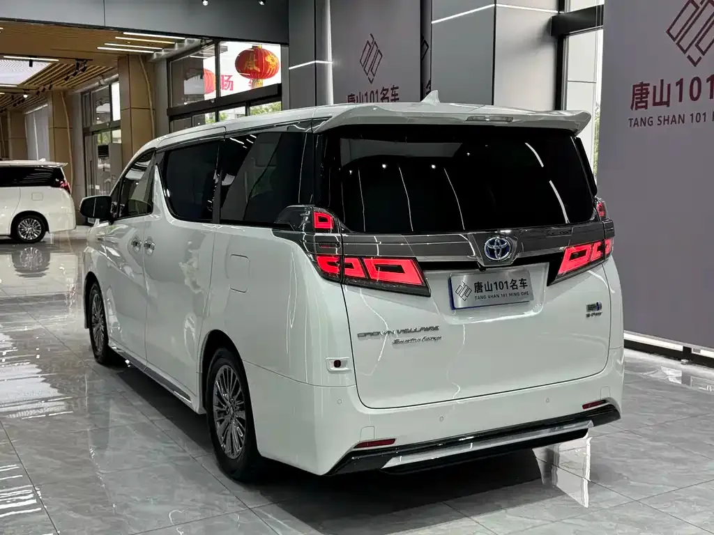 Toyota Vellfire — фото 7
