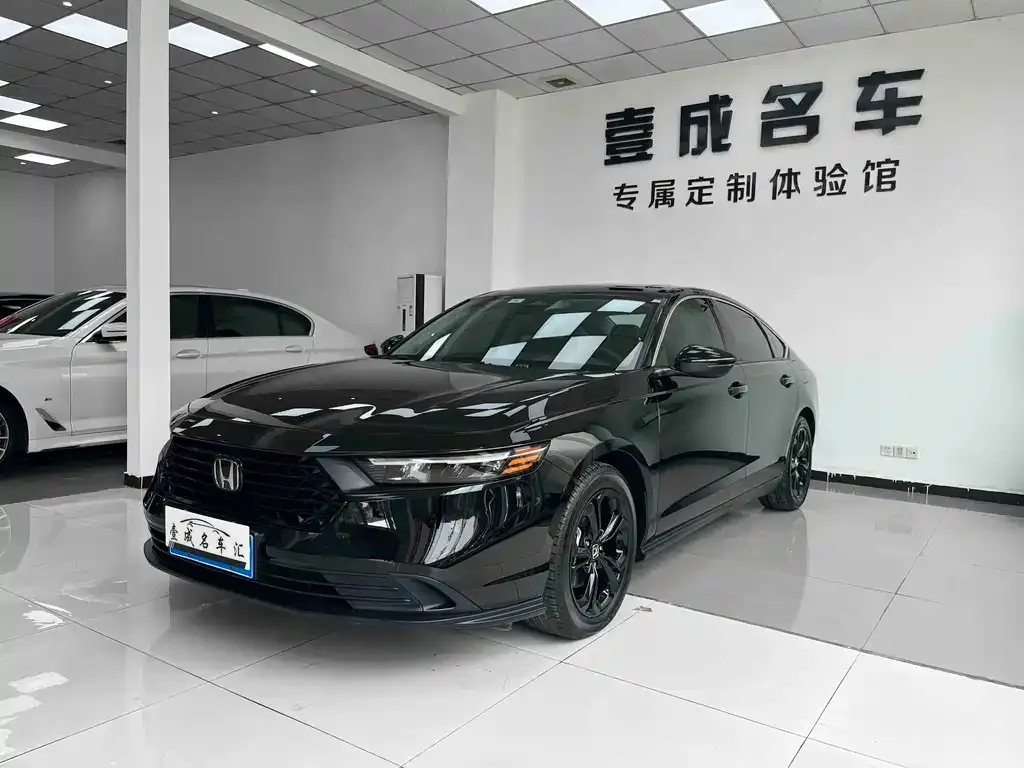 Honda Accord — фото 1