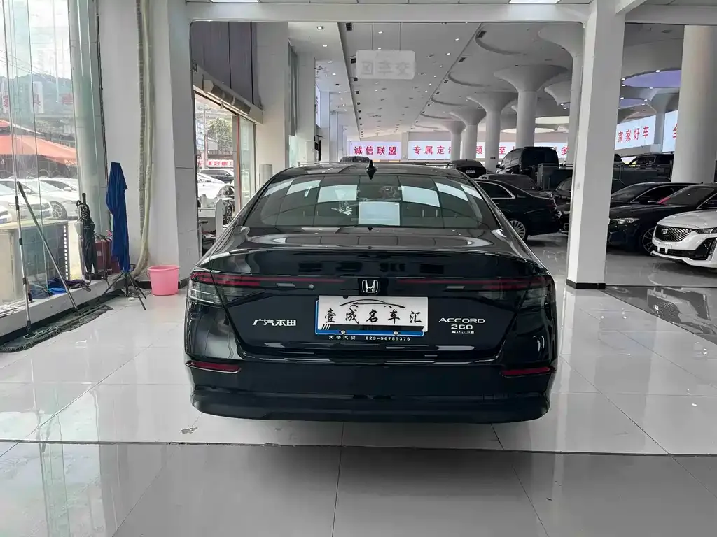 Honda Accord — фото 9