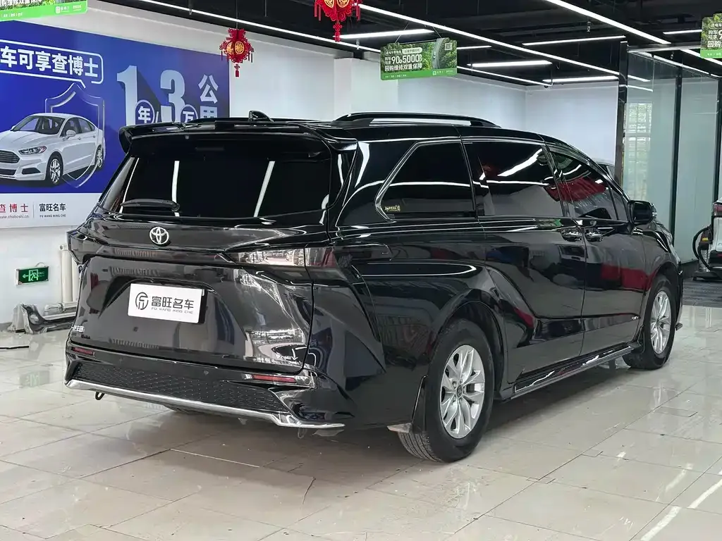 Toyota Granvia — фото 9