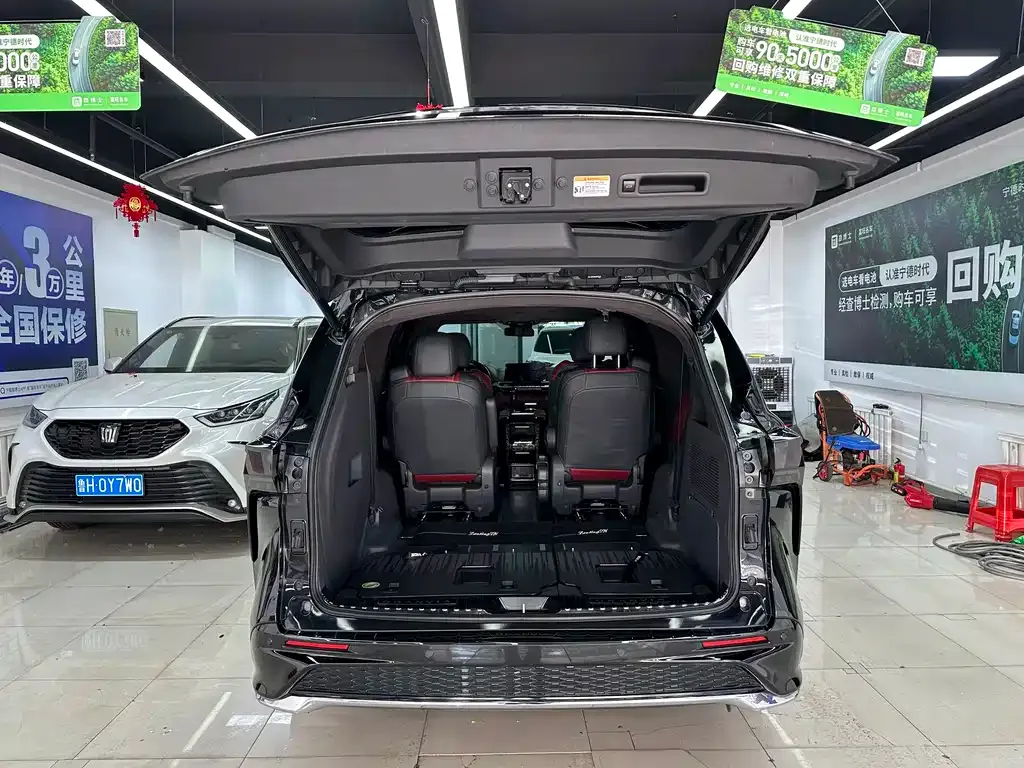 Toyota Granvia — фото 8