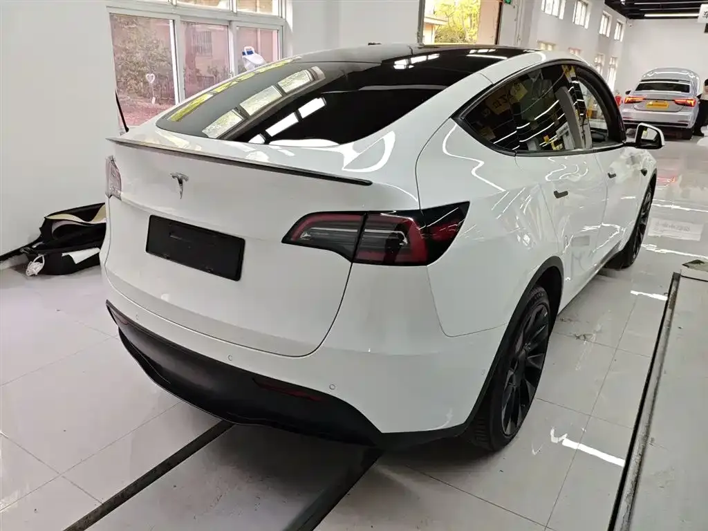 Tesla Model Y — фото 8