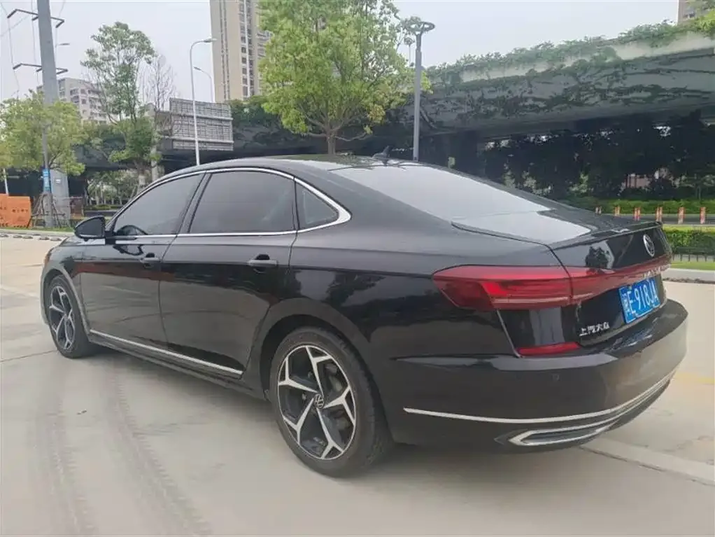 Volkswagen Passat — фото 5