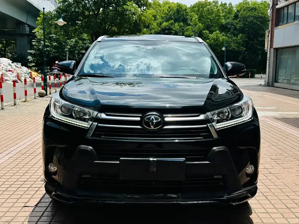 Toyota Highlander — фото 8
