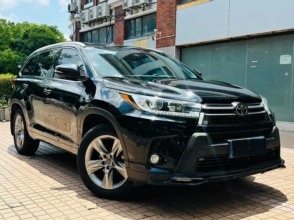 Toyota Highlander — фото 9