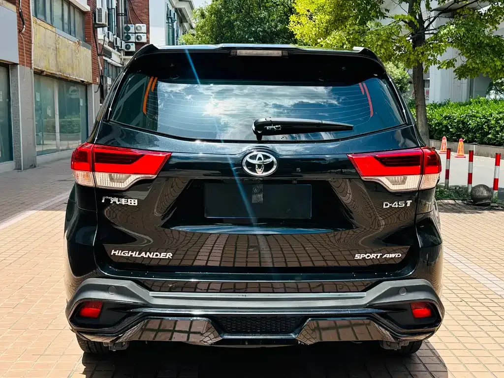 Toyota Highlander — фото 5
