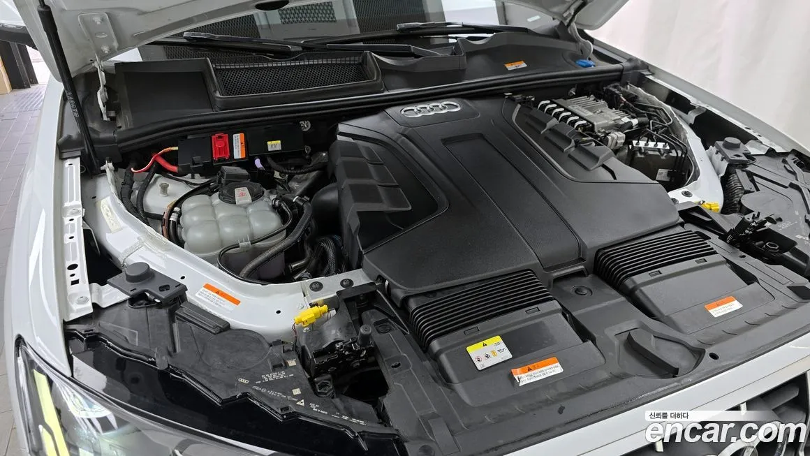 Audi Q7 2021 из KR, фото 8