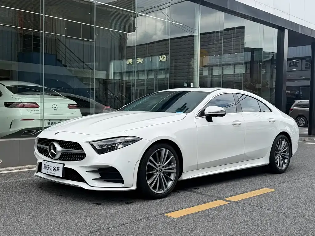 Mercedes-Benz CLS — фото 1