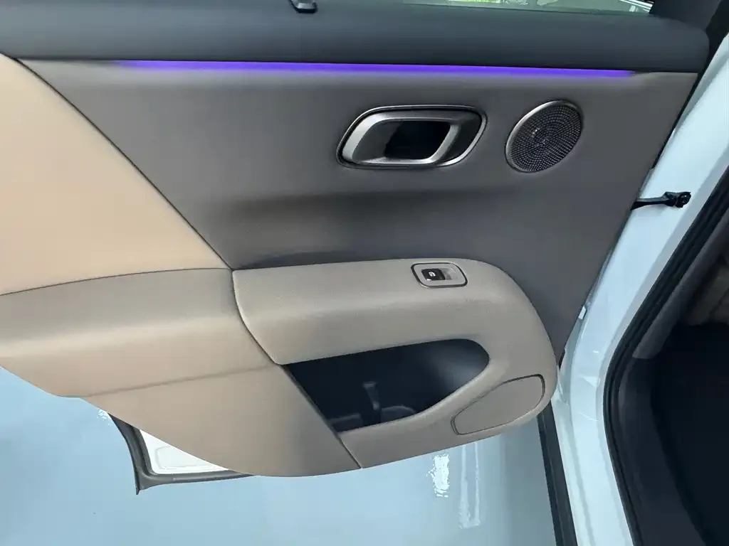Li Auto i6 2026 из CN, фото 2