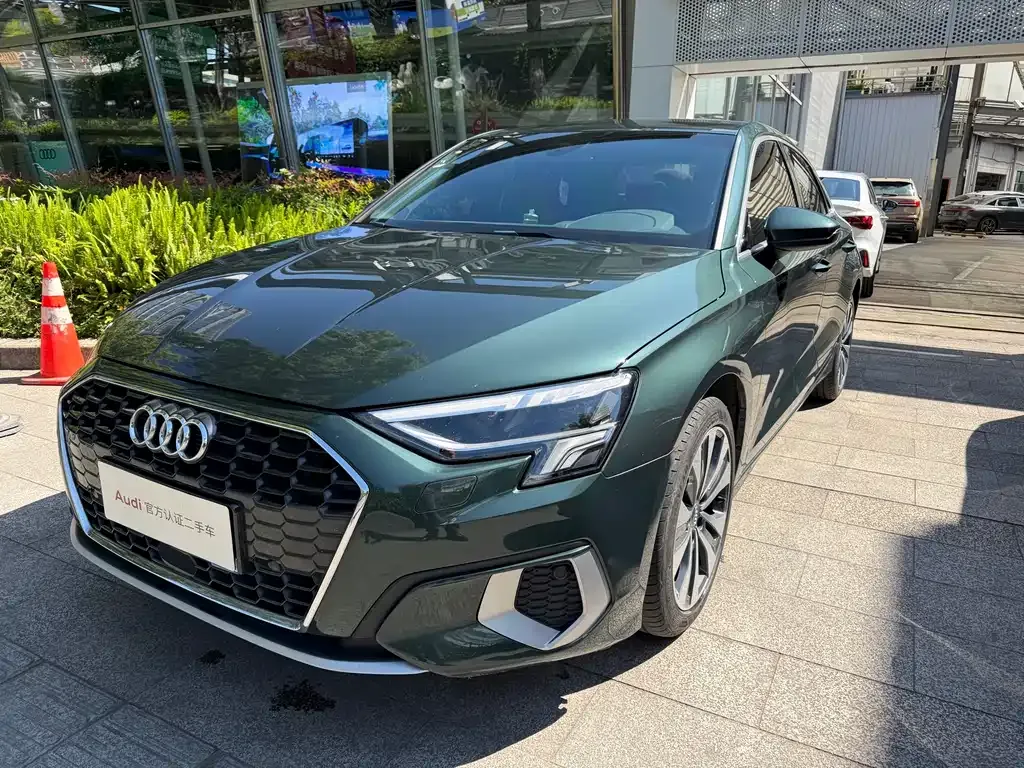 Audi A3 — фото 1