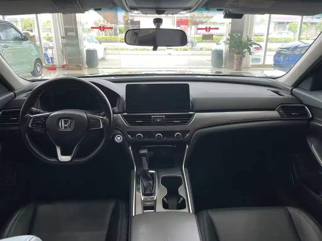 Honda Accord — фото 3