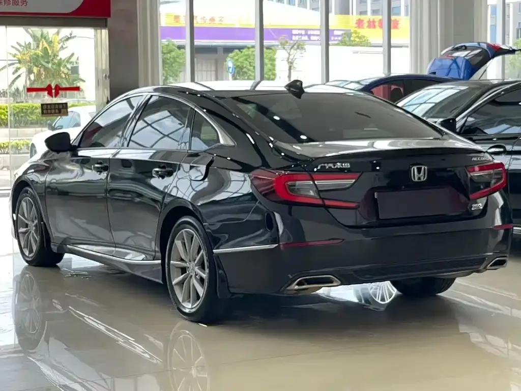 Honda Accord — фото 4