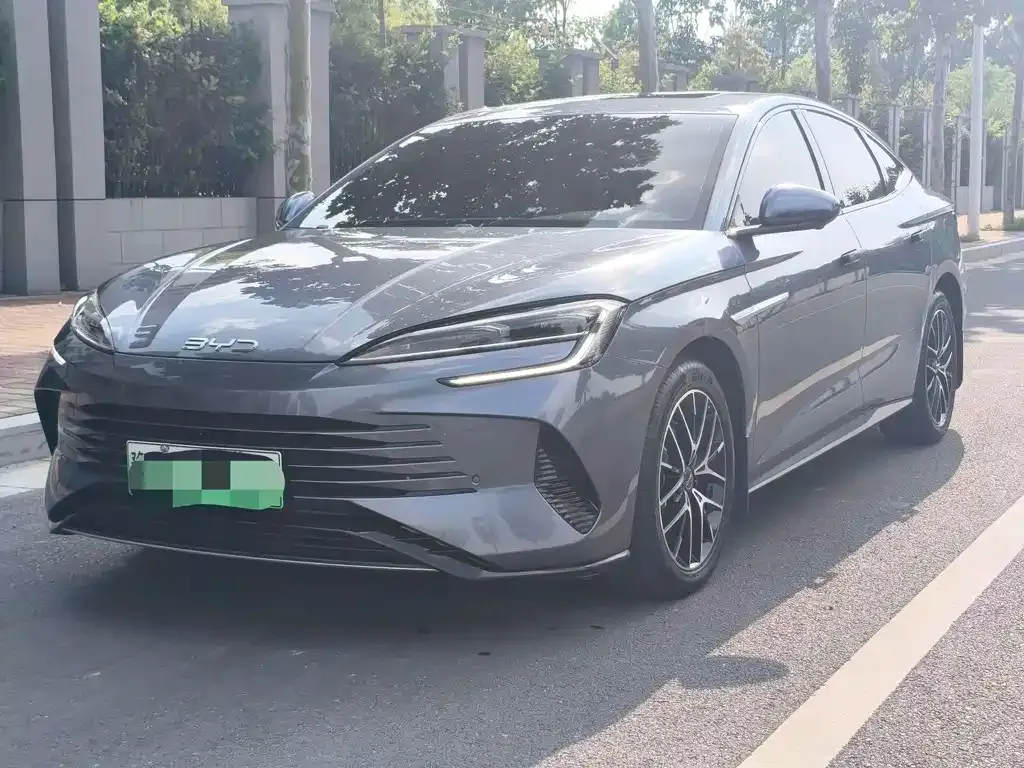 BYD Seal — фото 1