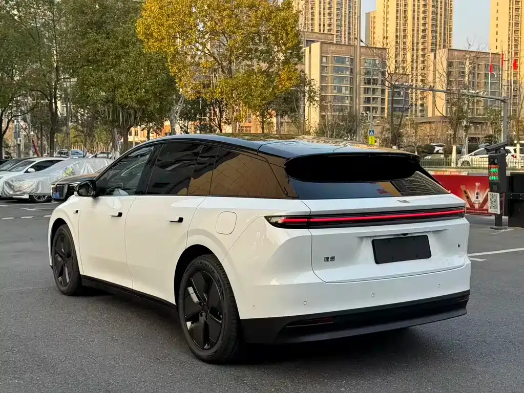 Li Auto i6 — фото 10