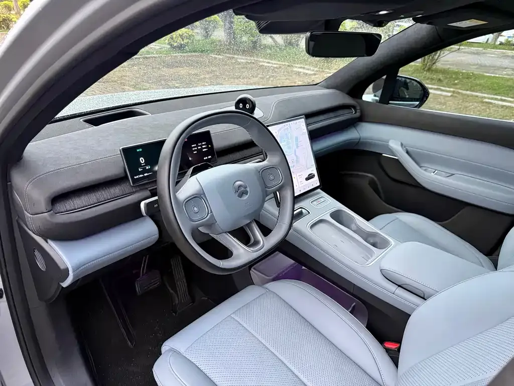 NIO EC6 — фото 10