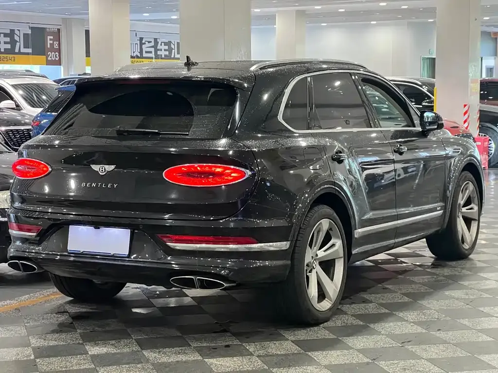 Bentley Bentayga 2021 из CN, фото 5