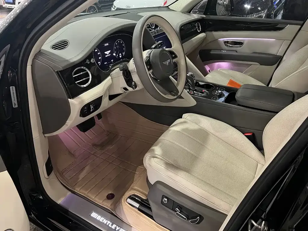 Bentley Bentayga 2021 из CN, фото 3